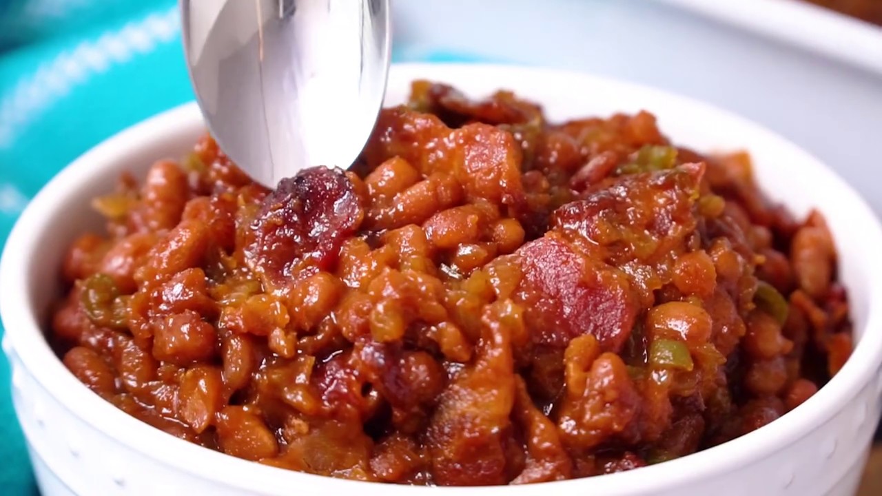 Spicy Bacon Baked Beans - YouTube