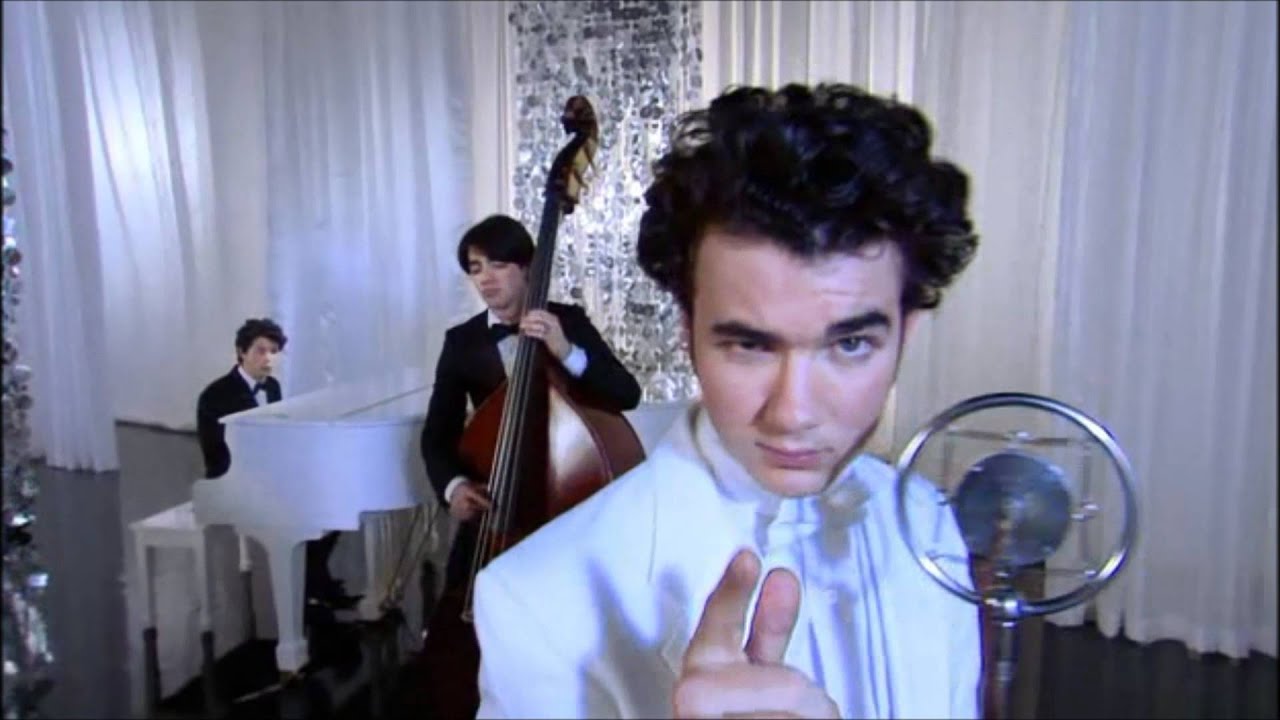 Jonas Brothers 'Scandinavia' (Episode Clip) [Cold Shoulder] - YouTube