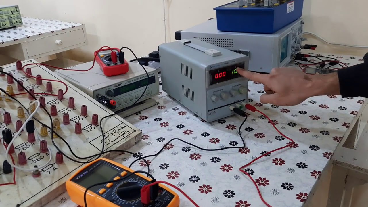 دوائر وقياسات -تجربة 2 ( ربط المقاومات على التوالي)-ربط الدائرة