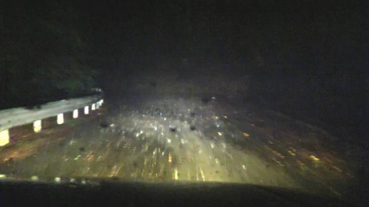 大雨の林道　逃げるように撤退　奈良山中パジェロミニ