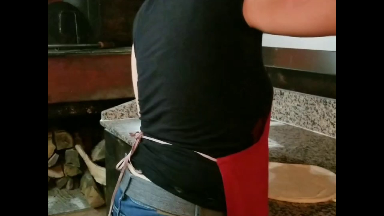 Pizza E Pazzi Makes Neapolitan Style Margherita!