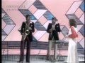 A very sick Karen Carpenter sings "live"