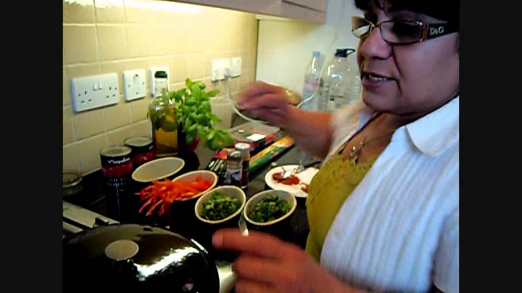 Spaghetti Bolognese Recipe Iraqi Assyrian Style PART 1/2