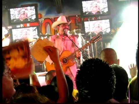 Los Tucanes De Tijuana en El Rodeo Nightclub en Pico Rivera, California. Viernes, Junio 26, 2009. Cantando su super exitaso "Mundo De Amor" y "Secuestro De Amor."