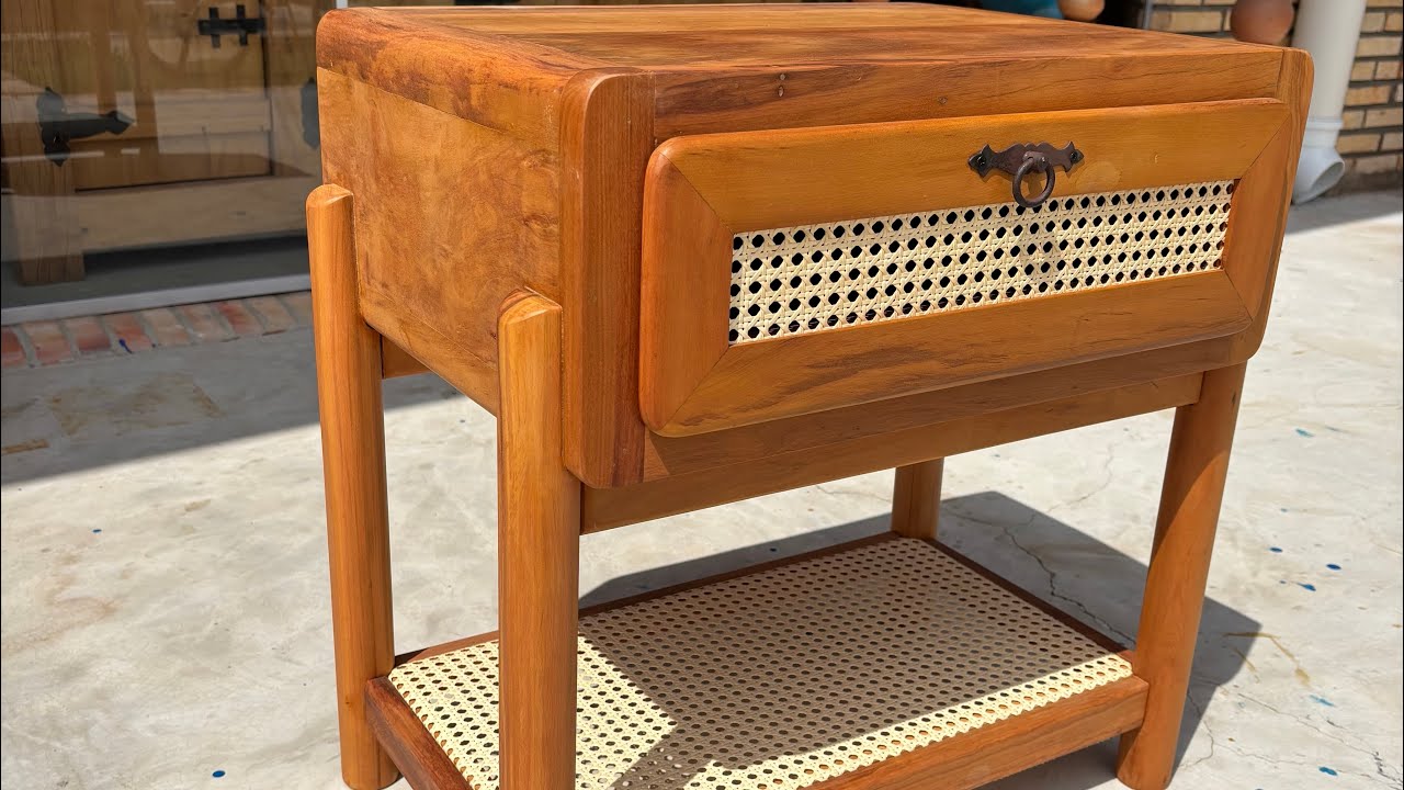 CRIADO MUDO RUSTICO DE MADEIRA