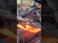 Memotong besi untuk membuat mata tojok sawit⚔️⚒️ #viral #work #woodworking #usa #fyp