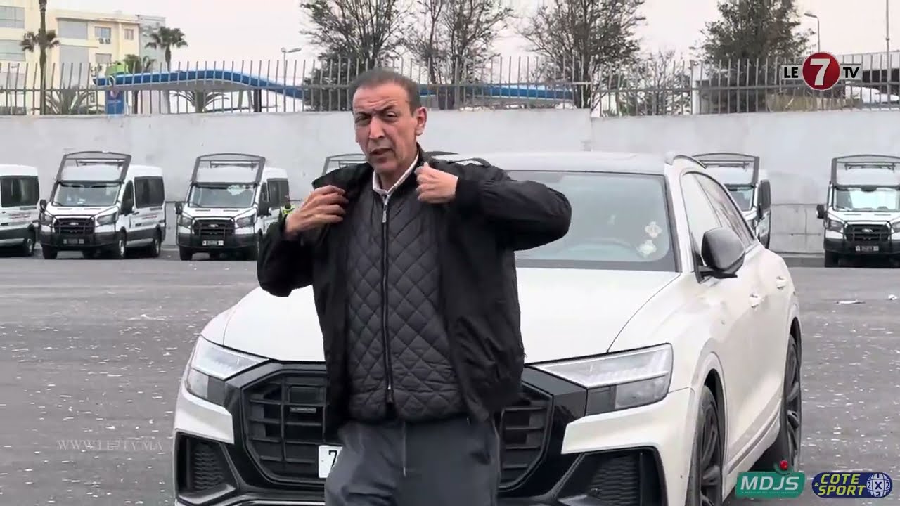 بسيارته الخاصة.. رئيس الرجاء 