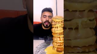 برجر من ماك 🍔مع صوص جبن🧀 من كنتاكي النتيجة 😍🔥