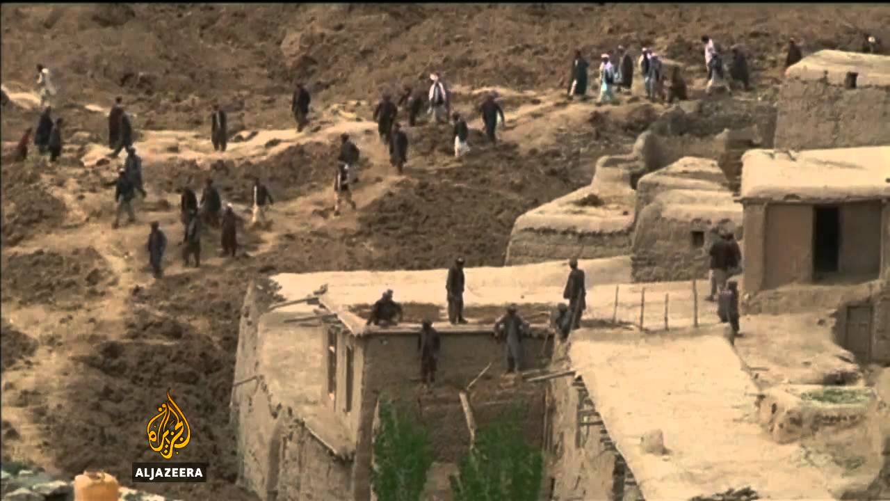آلاف الأشخاص يفقدون منازلهم في انهيار أرضي بأفغانستان