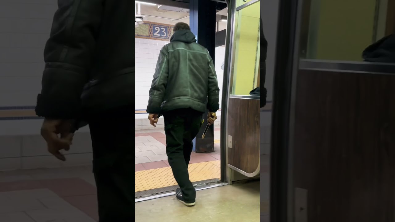Be Aware Of Psychos In New York This Guy Was Hitting People With A Stick On Train Newyork