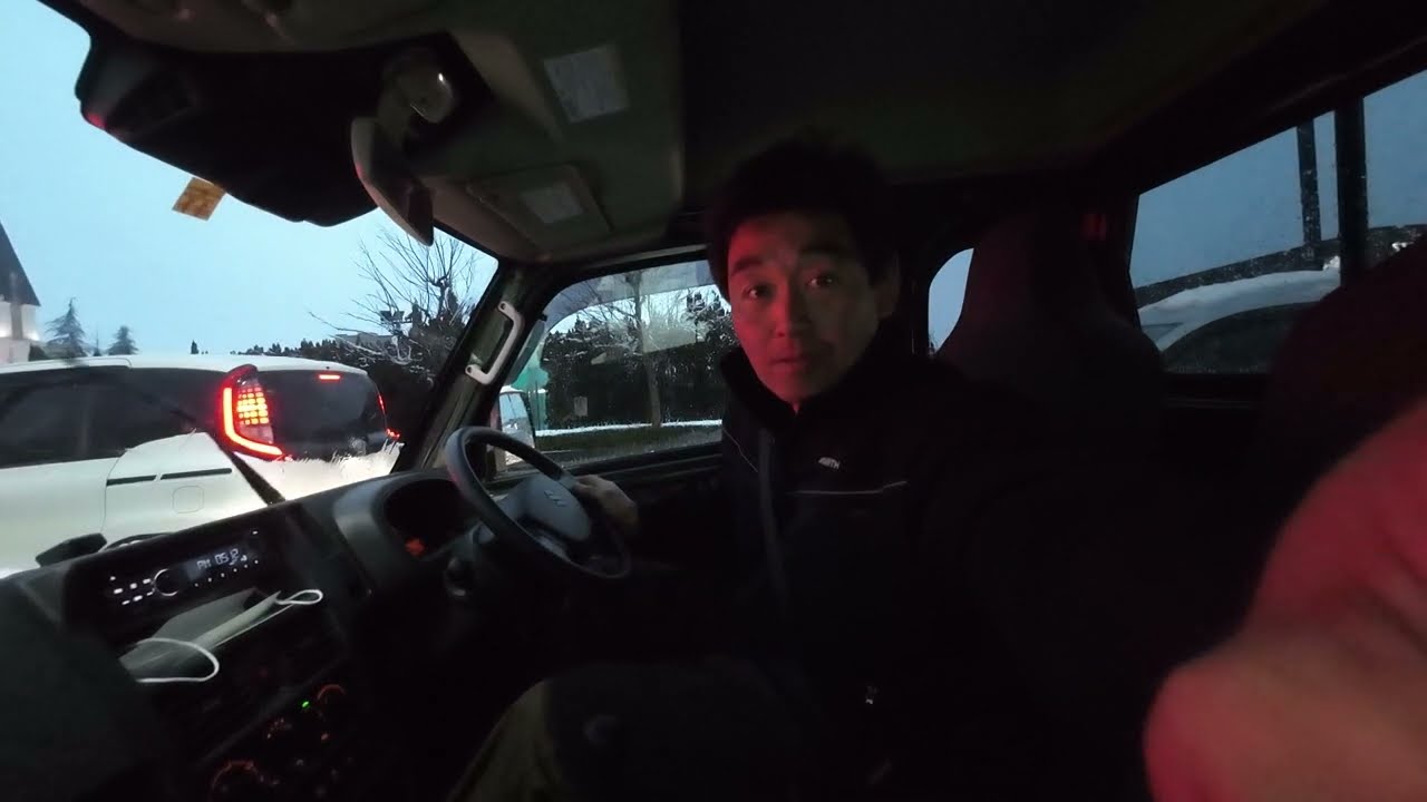 スーパーキャリイ雪道走行 オフロードファクトリー 軽トラ牧場 - YouTube