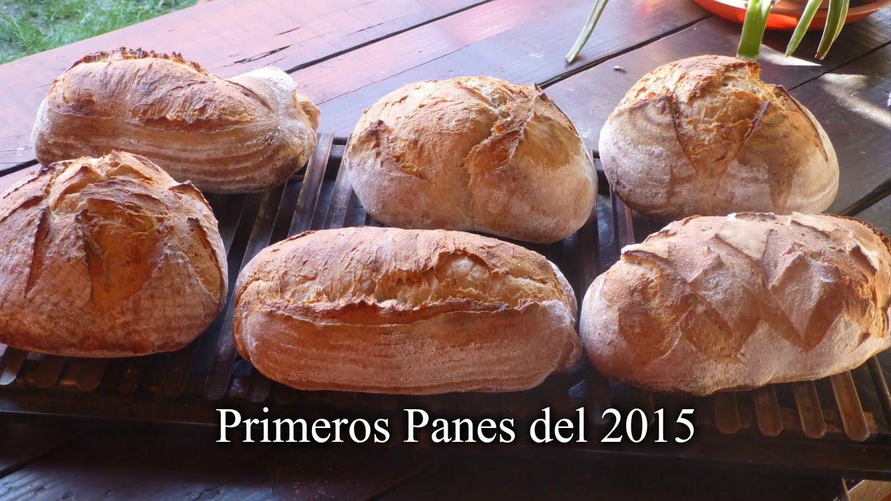 Primeros panes del 2015 en Horno de Leña - YouTube