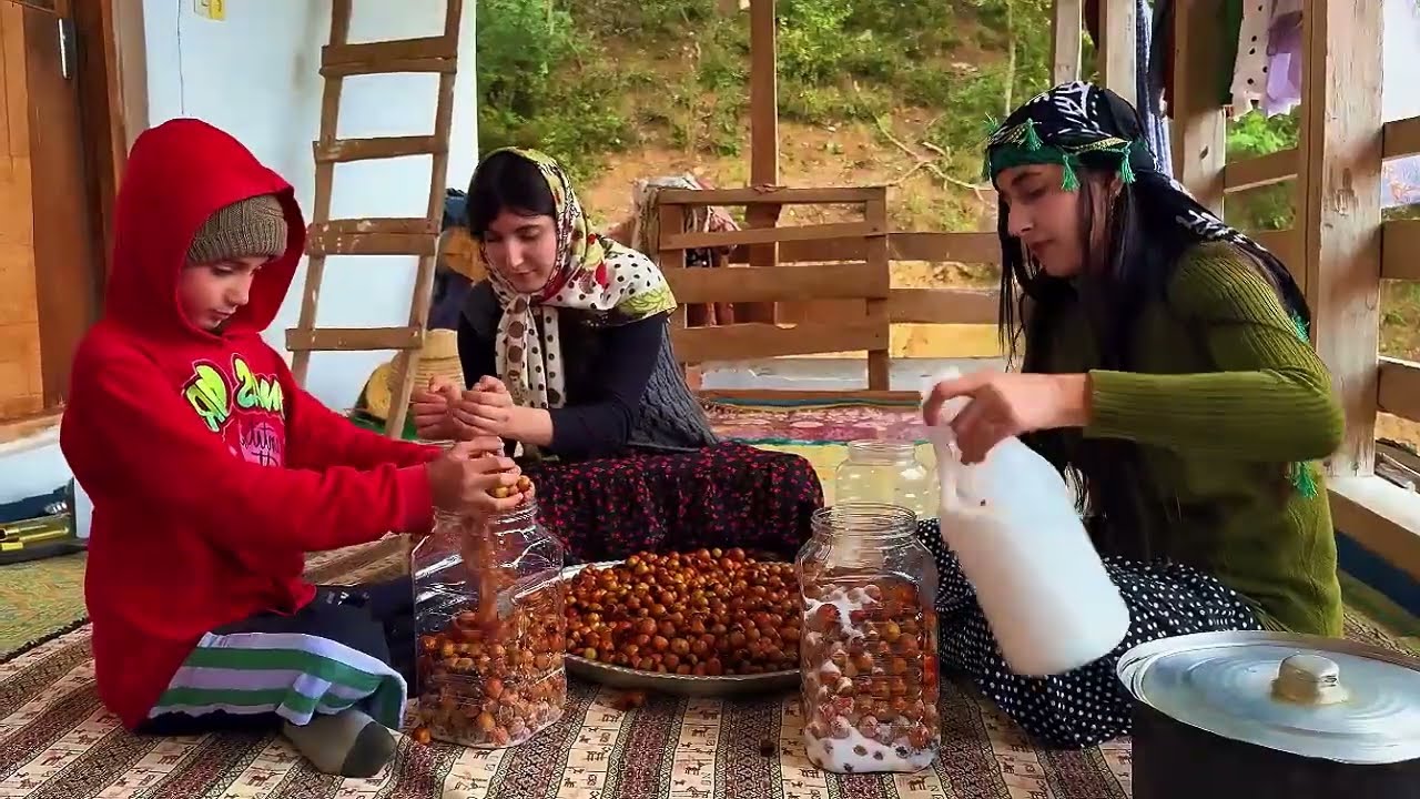 Mega Dorffest in Persien: 10 kg Truthahn Zerlegen & Traditionelle Desserts