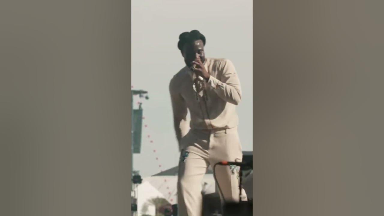 "A Bar Song (Tipsy) Live at Coachella