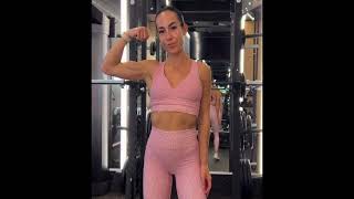 Model Huge Biceps 652.