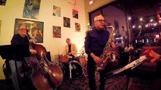 Mark McKenzie Trio: Winter Wonderland