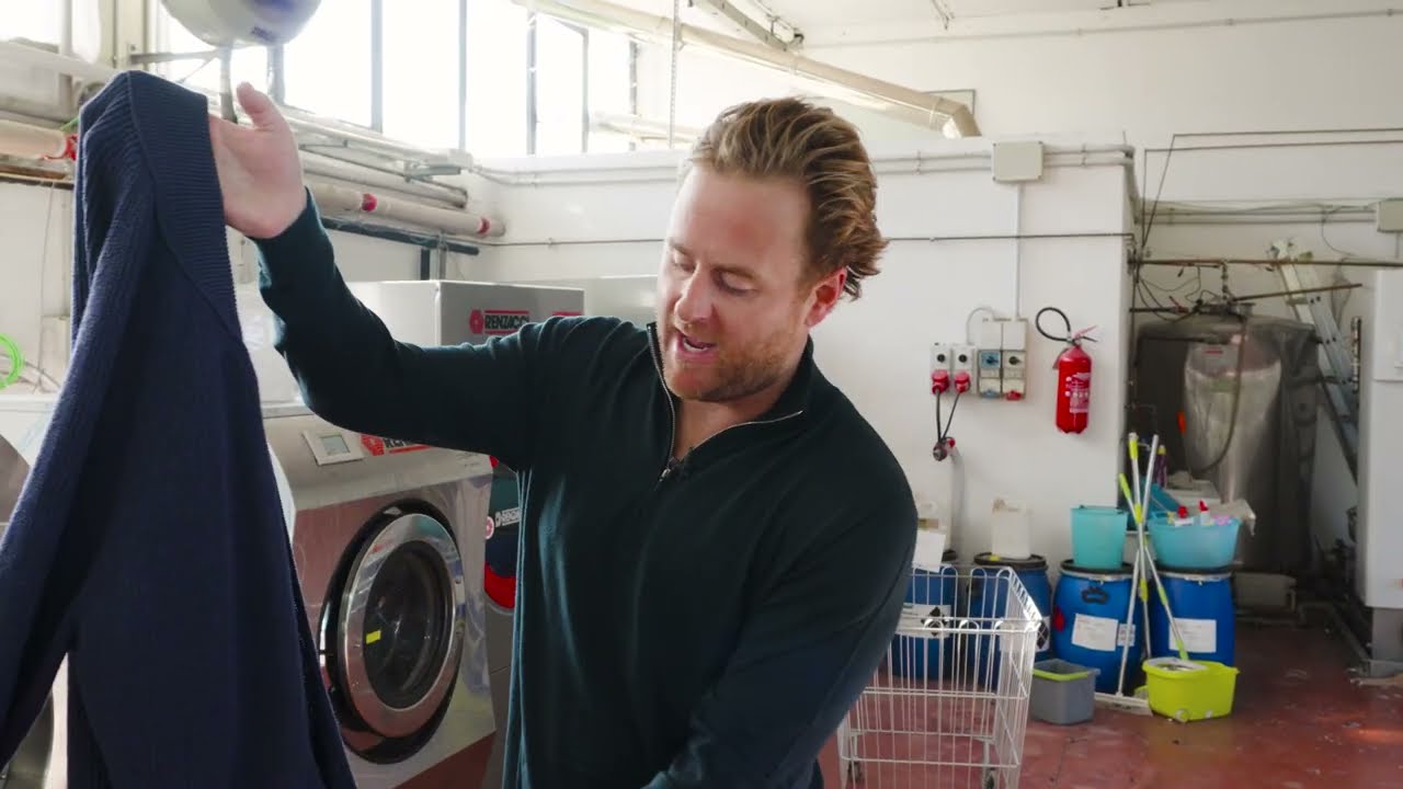 How a custom 3D knit sweater is made in Italy