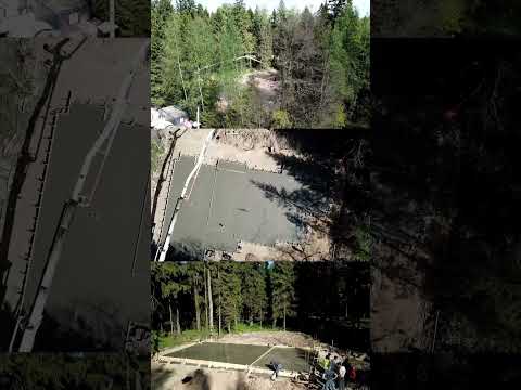 Заливка фундамента дома в стиле Райта #домвлесу #загородныйдом #стройка #строительство #фундамент