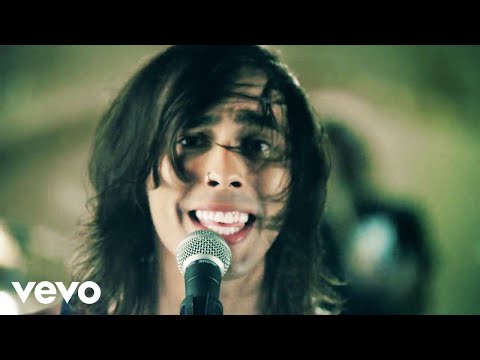 Video: Vic Fuentes Nettovärde: Wiki, Gift, Familj, Bröllop, Lön, Syskon