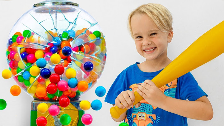 Chris and Michael Play with Giant Gumball Machine