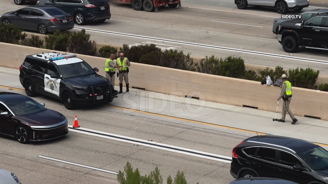 Pedestrian struck, killed on Interstate 5 - YouTube