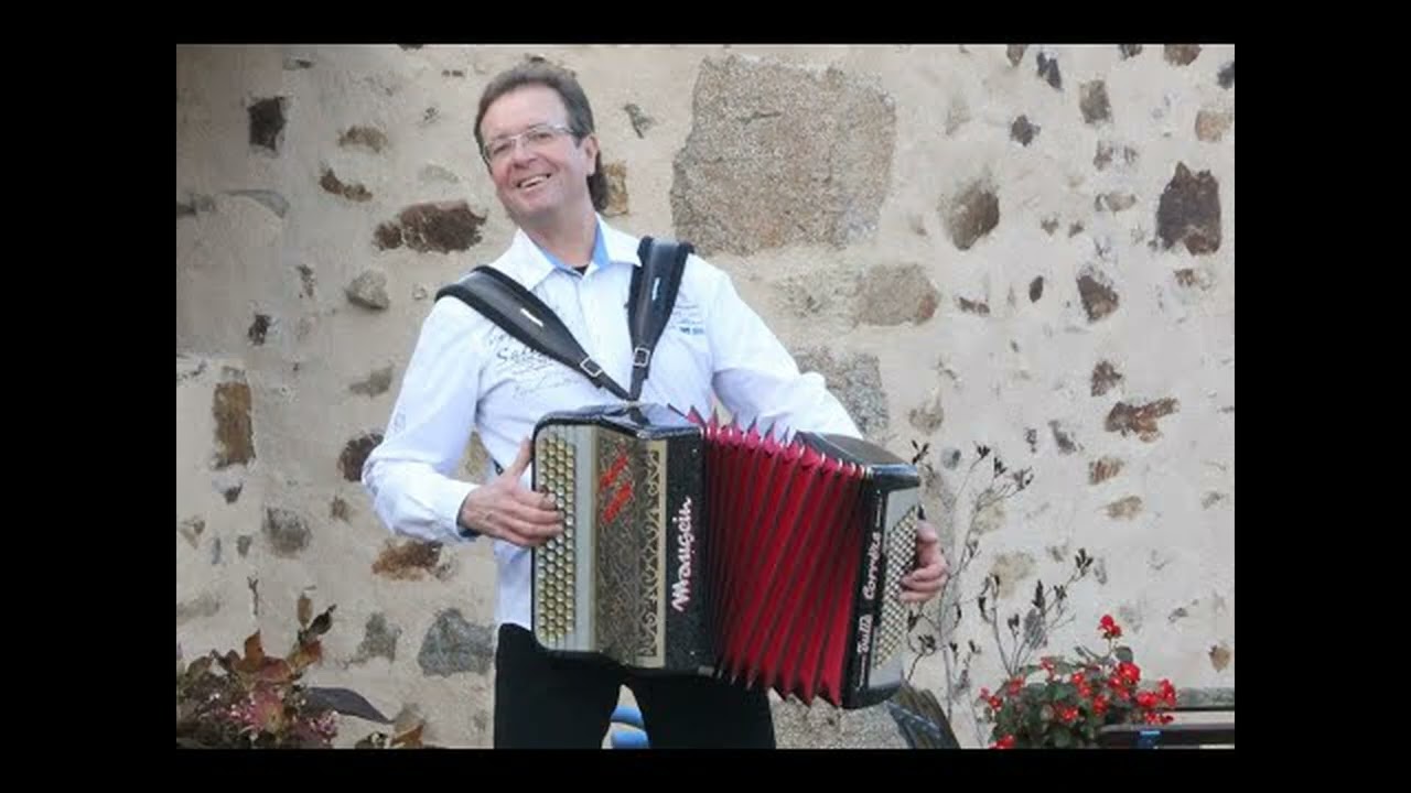 PIERRE ANDRE, ACCORDEON ROI DE LA DANSE - A l'ombre d'un vieux chêne.
