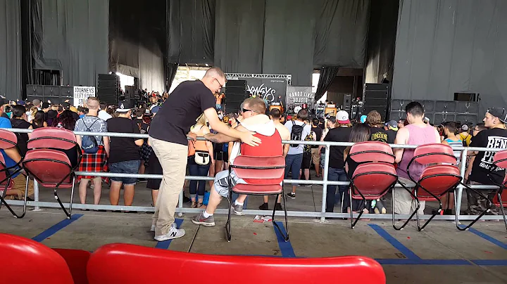 Guy at Warped Tour Fail