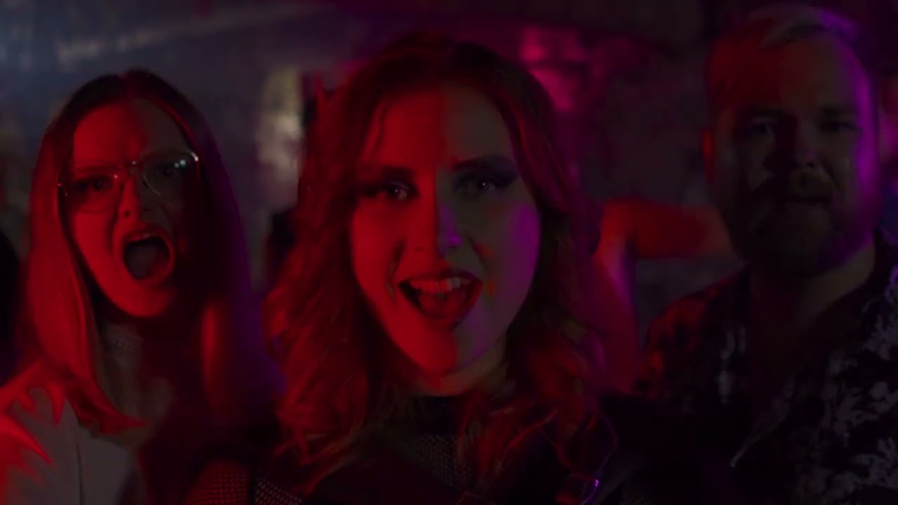 Junna x Susanna Leppänen - Hoo äs hoo (Virallinen musiikkivideo)