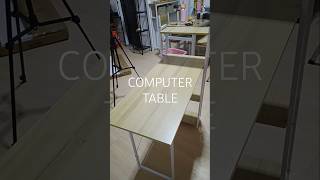 SPACE SAVER: Computer table na space saver at ang ganda pa tignan