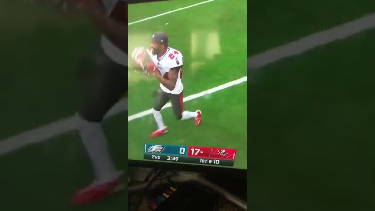 Carlton Davis what a selfish player for the Tampa Bay buccaneers