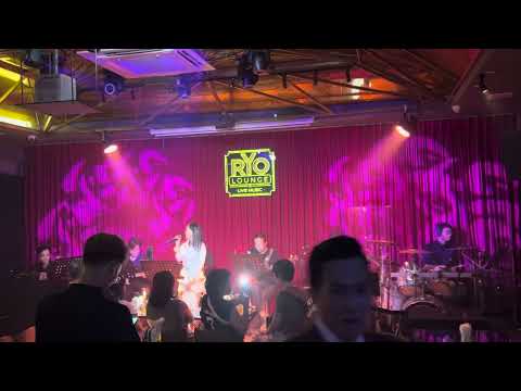 Mandy Giang || 給我一個吻