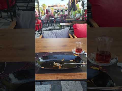 Нужно ли оставлять чай в кафе