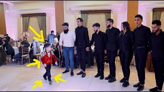 طفل ابن (5) سنوات ترك امو ونزل يرقص مع فرقة الدبكة | لن تصدق A little boy dancing Dabkeh