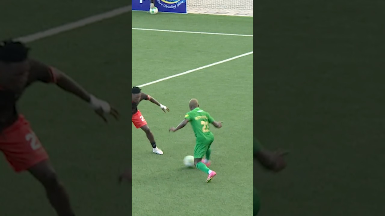 Jeshi Yao na vitu vya Ronaldinho 😂😂