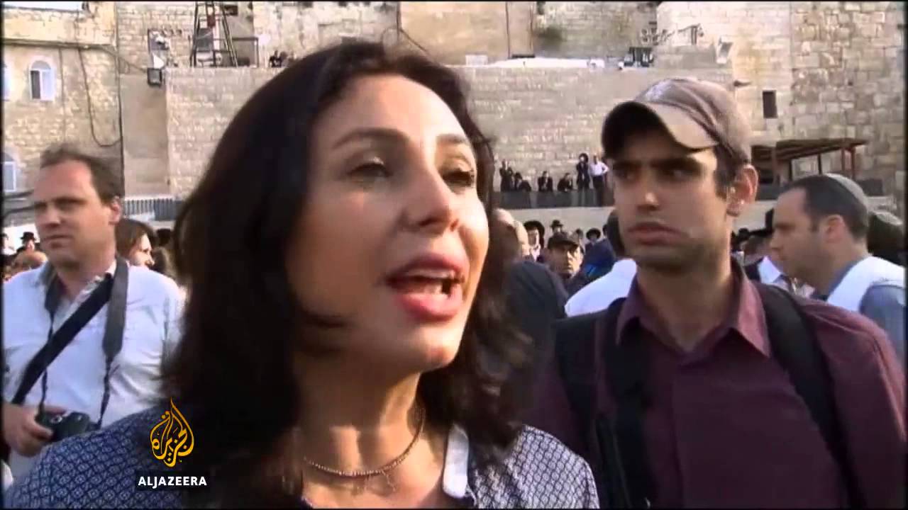 اشتباكات بسبب صلاة النساء عند حائط المبكى - قناة الجزيرة البلقان