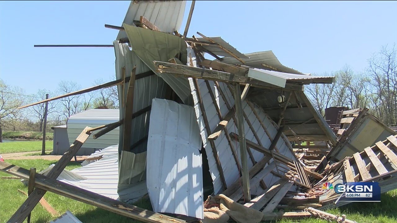 Five tornadoes hit Kansas during severe storms - YouTube