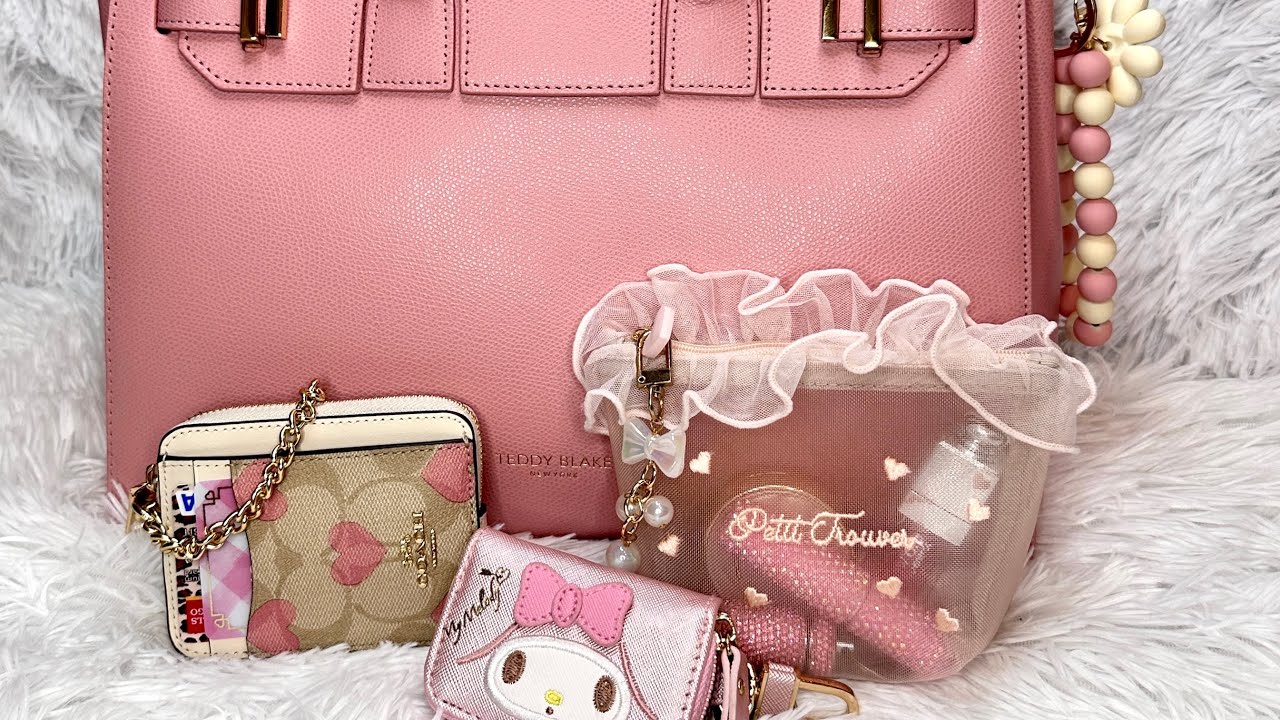 What’s in my bag!!💖🎀🌸 #teddyblake Gigi Palmelatto Gold 13”