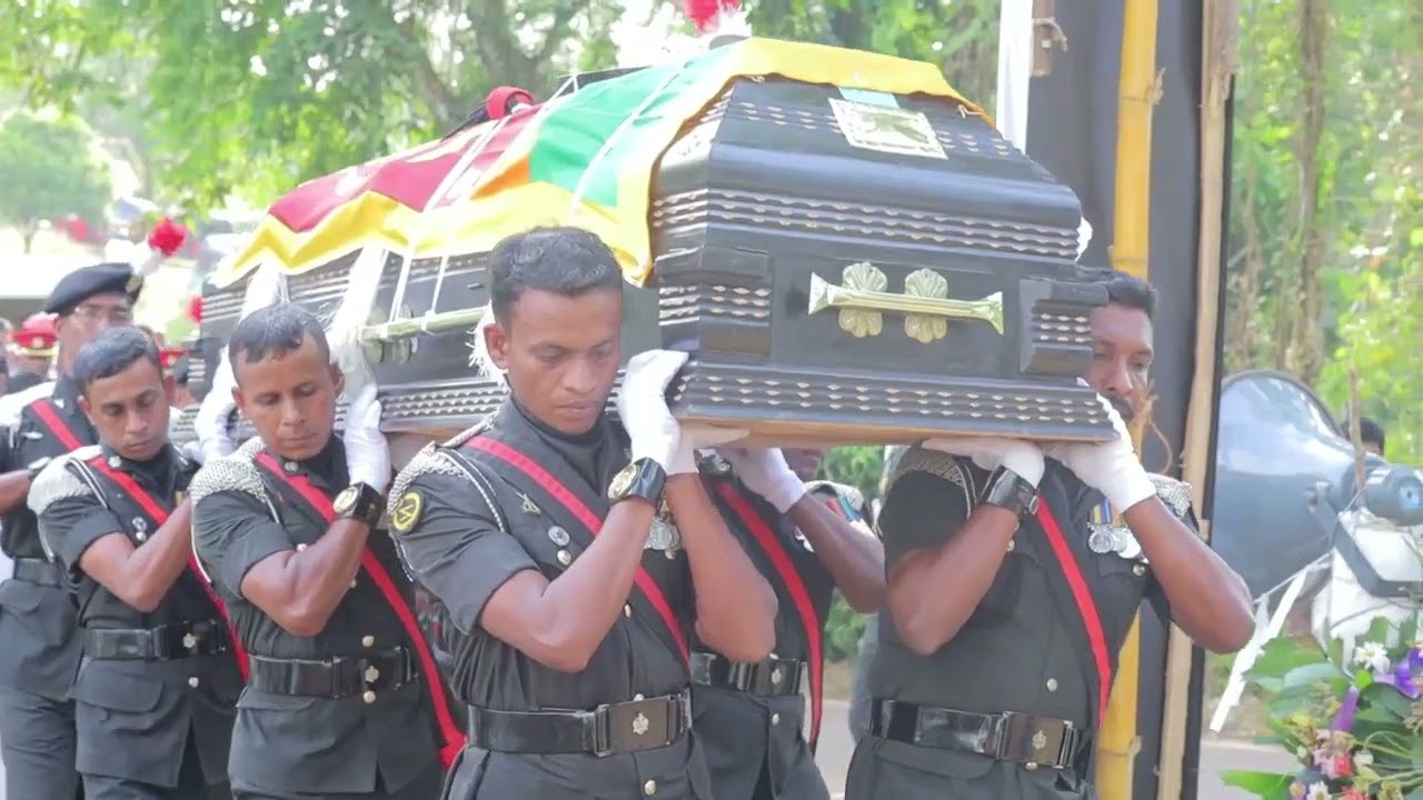 තාත්තගෙ මලගෙදරට ආපු රණවිරු පුතා ජීවිතයෙන් සමු ගනී..