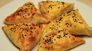 Spinach Triangle Shaped Borek Recipe - Turkish Phyllo Pastry Amulet Borek