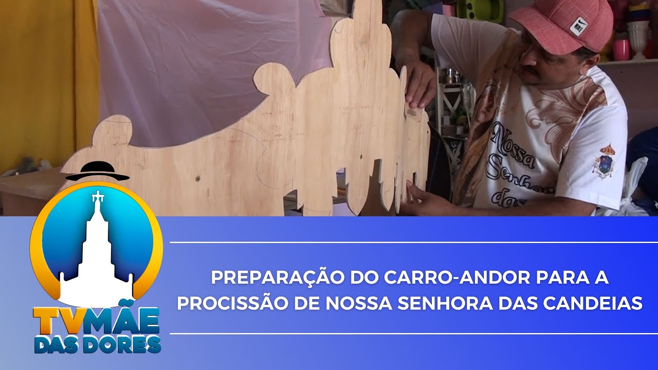 PREPARAÇÃO DO CARRO-ANDOR PARA A PROCISSÃO DE NOSSA SENHORA DAS CANDEIAS