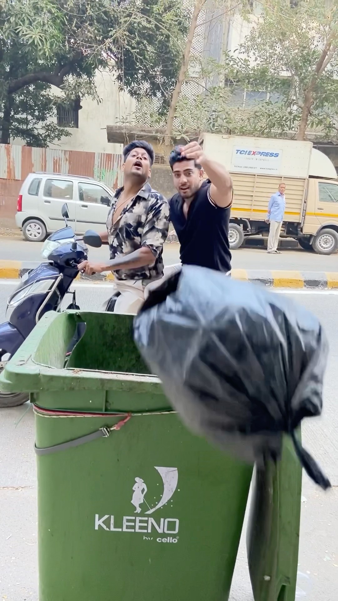 Maaf karna galti se idhar udhar ho jaata hu ? | hum pagal nahi hai bahiya ? #comedy  #shorts