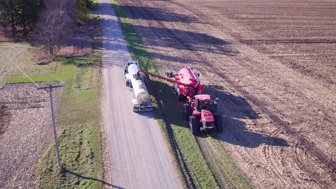 Nuhn Electra Steer Manure Tank w/ VTI Toolbar