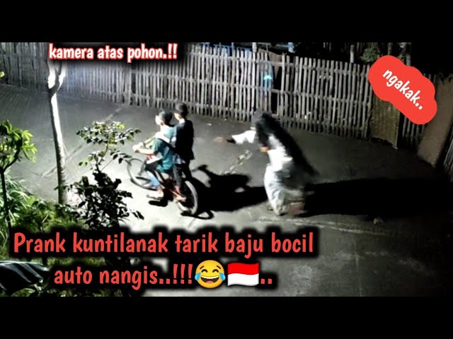 Lucu.!!😂Prank kuntilanak Narik baju bocil di jalan auto nangis ngakak.🇮🇩 class=