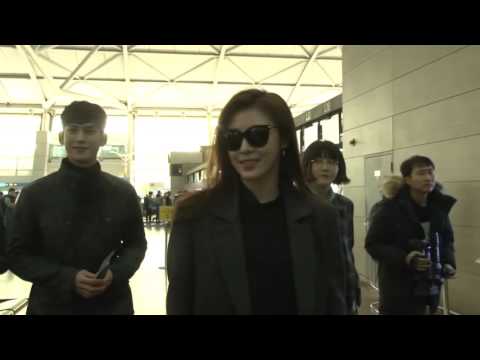【機場時尚】河智苑＆朴基雄現身機場出席2016 MAMA