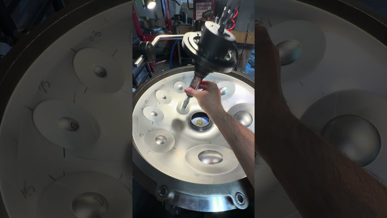 Shellopan handpan anti-vibration hammering tool demoed by Matthieu