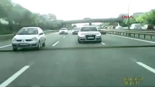 D100 de makas atarken kaza Audi