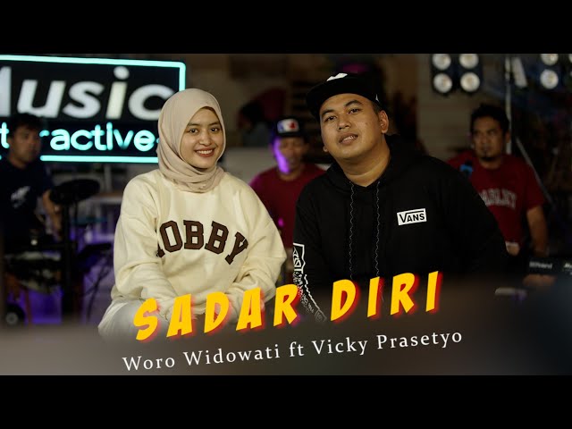 SADAR DIRI - WORO WIDOWATI ft VICKY TRIP | AKU PANCEN RA SEMPURNA (MUSIC VIDEO) class=