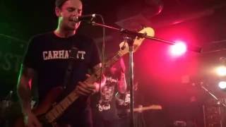 Celebrity In Between -  Beartooth Net Worth