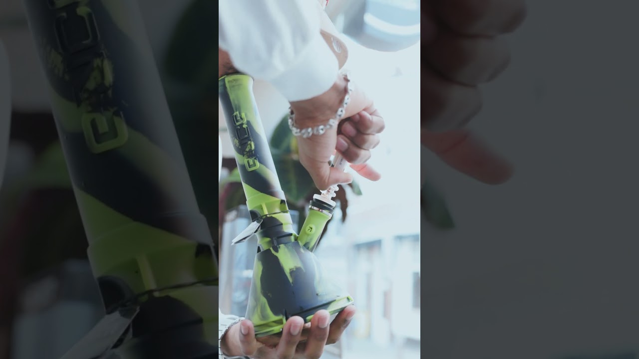 Testing the EYCE Bong – Silicone vs. Glass?