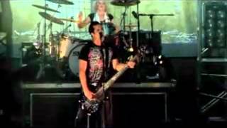 Video thumbnail of "Skillet - Collide (Live)"